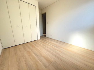 【洋室】 | 安芸郡熊野町城之堀1丁目　全5区画　NO8 | 2階　洋室×3　収納付きでお部屋がスッキリ広く使えます。　
