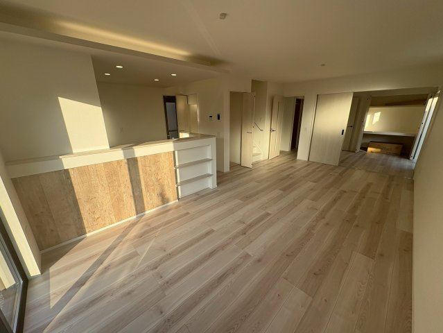 行橋市門樋町1期　新築一戸建ての居間・リビング|人気のリビングイン階段搭載のリビング♪
【行橋市　新築戸建て】