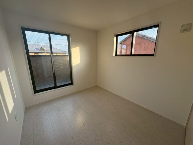 行橋市門樋町1期　新築一戸建ての洋室|バルコニー付き洋室♪♪
【行橋市　新築戸建て】