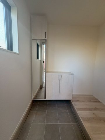 行橋市門樋町1期　新築一戸建ての玄関|玄関には大容量シューズボックス♪
【行橋市　新築戸建て】