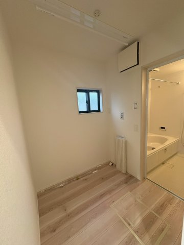 行橋市門樋町1期　新築一戸建ての脱衣所|物干し設備付きの広々脱衣場♪
【行橋市　新築戸建て】