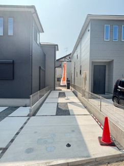 【駐車場】 | 廿日市市平良2（廿日市駅）全3区画　NO2【外構工事込み】 | 手前は1号棟☆奥が2号棟に配置されています☆駐車スペース縦列2台分☆