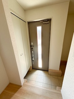 【玄関】 | 東広島市西条町寺家（寺家駅）全6区画　NO3 | 家族の靴がスッキリ収納できます☆