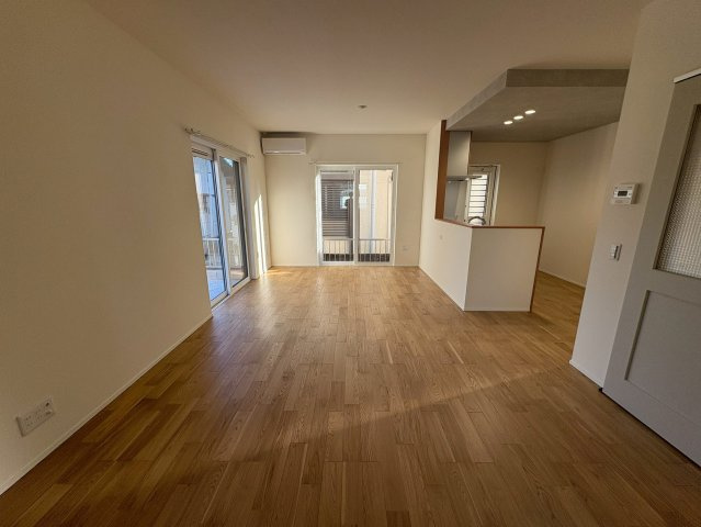 ONEHOUSE 行橋市行事6丁目　新築一戸建ての居間・リビング|家具の配置がしやすいタイプのリビングですね♪
【行橋市　新築一戸建て】