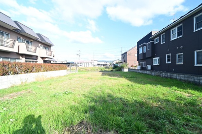 【外観】 | 黒石市北美町一丁目　土地 | 奥から撮影