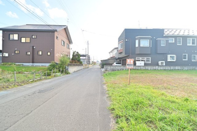 【前面道路含む現地写真】 | 黒石市北美町一丁目　土地