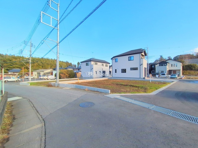 土浦市上高津2期　新築戸建　2号棟の前面道路含む現地写真