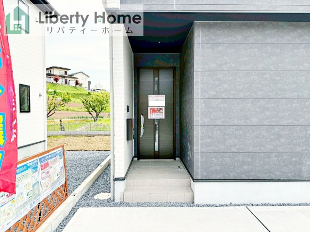 土浦市上高津2期　新築戸建　5号棟のエントランス