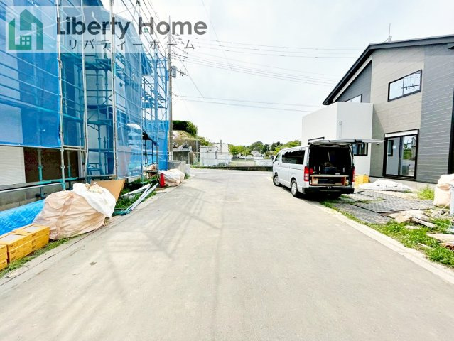 土浦市上高津2期　新築戸建　6号棟の前面道路含む現地写真