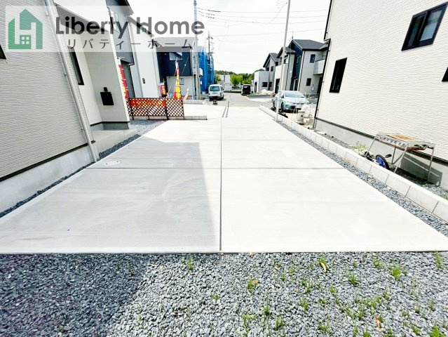 土浦市上高津2期　新築戸建　6号棟の駐車場