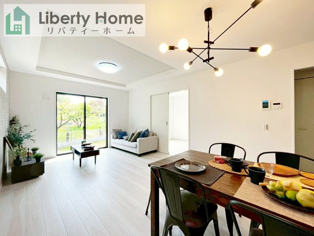 土浦市上高津2期　新築戸建　6号棟の居間・リビング