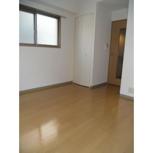 メゾンドロゼの居間・リビング