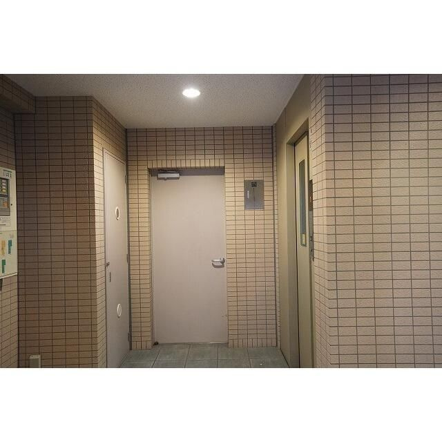 メゾンドロゼのエントランス