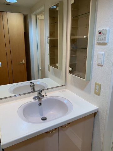 藤和シティホームズ中野江古田パークフロントの独立洗面台