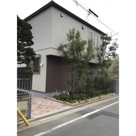 パインクレストハウスIIの外観