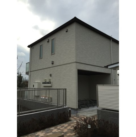 パインクレストハウスIIの外観