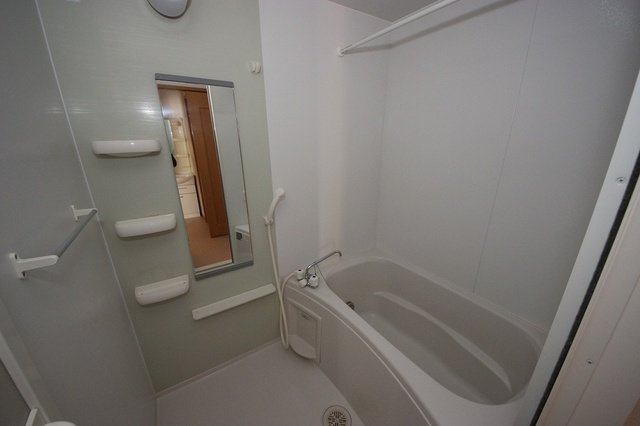 フォーリスト　クスジⅠの浴室|お風呂で日々の疲れを落としましょう