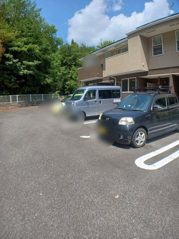 シェーネベルグＣの駐車場|駐車場に車を止められます