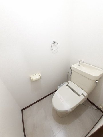 エルディム大本のトイレ|清潔感のあるトイレです