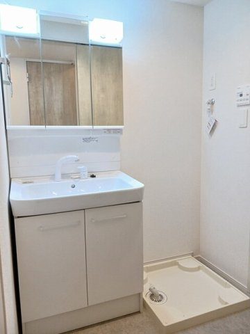 パラジソ大町の洗面所|脱衣スペースもあります