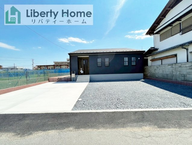 石岡市府中2期　新築戸建の駐車場