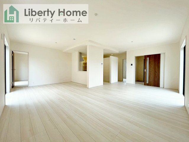 石岡市府中2期　新築戸建の居間・リビング
