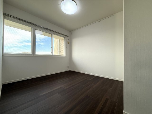 ダイアパレス白山公園前の洋室