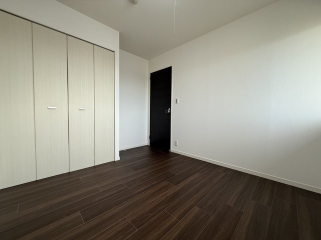 ダイアパレス白山公園前の洋室