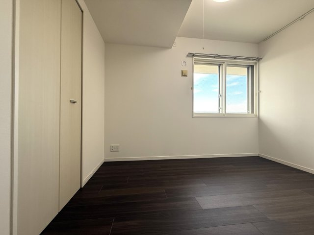 ダイアパレス白山公園前の洋室