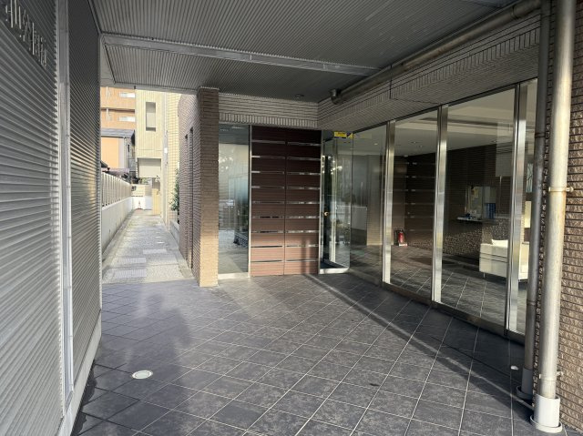 ダイアパレス白山公園前のエントランス