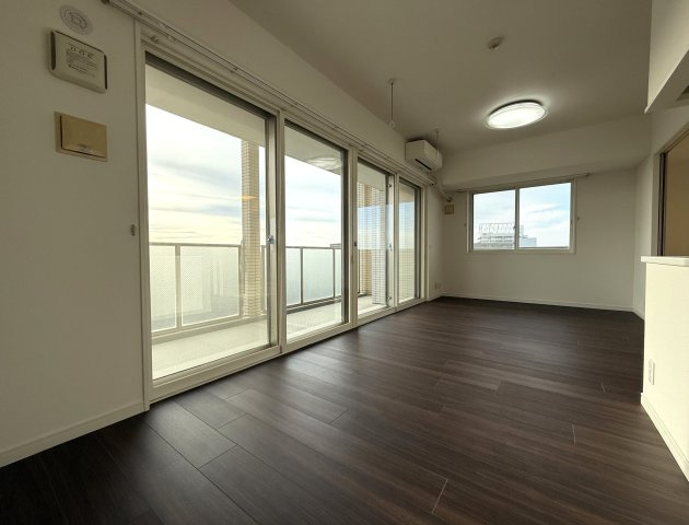 ダイアパレス白山公園前の居間・リビング