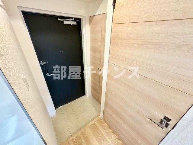 プランドール那古野の玄関
