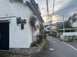 東倉治4丁目　売土地の前面道路含む現地写真