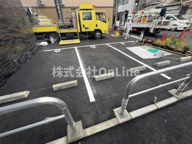 プレサンス鶴橋トレヴィエの駐車場