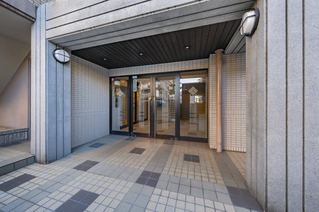 シャトー大曽根のエントランス