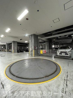 【駐車場】 | 駐車にはターンテーブルもあります