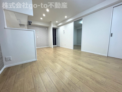 【居間・リビング】 | フルーレゾン西明石 | 約12帖のLDK