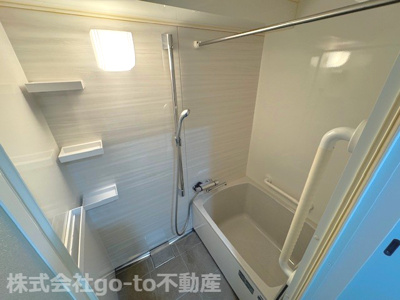 【浴室】 | フルーレゾン西明石 | 三面鏡付き洗面化粧台