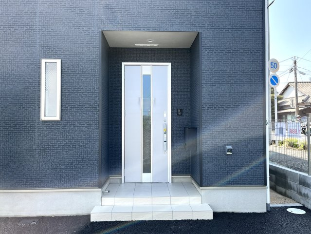 【エントランス】 | 仲介手数料無料！赤崎小学校に通える新築戸建　山陽小野田市赤崎２丁目　第２－３号棟　クレイドルガーデン　アーネストワン | ダイヤルキー付きの郵便受け
