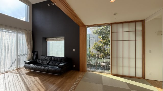 仙台市青葉区錦ケ丘３丁目　戸建の居間・リビング