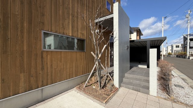 仙台市青葉区錦ケ丘３丁目　戸建の玄関