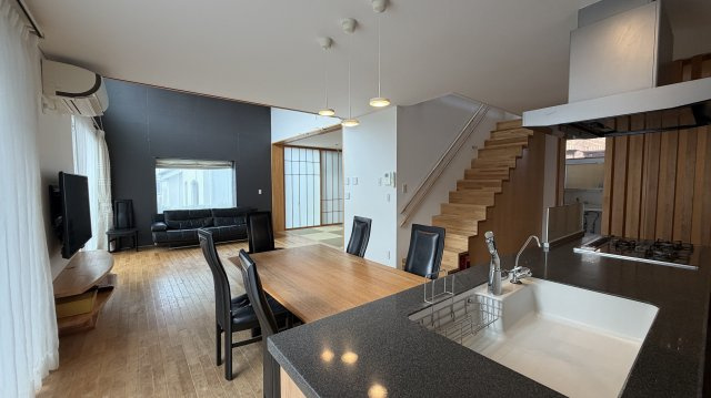 仙台市青葉区錦ケ丘３丁目　戸建の居間・リビング