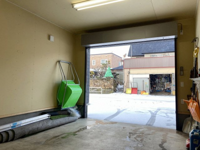 【その他】 | 小樽市幸３丁目 一戸建 | 天候が悪くてもガレージ内で車のお手入れが可能です♪