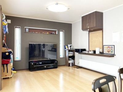 【その他】 | 小樽市幸３丁目 一戸建 | アクセントクロスでオシャレな室内♪