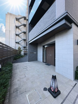 フレンシア四谷左門町の駐車場