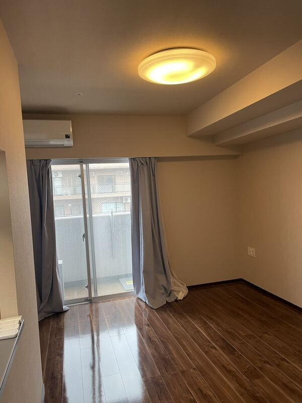 メインステージ新御徒町の居間・リビング