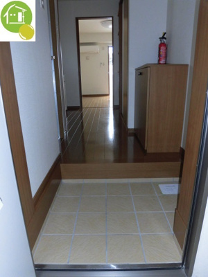 【玄関】 | LIZARB213 | ※写真は同タイプの別のお部屋になります。
