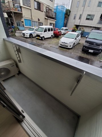 PINEAPPLE HILL西新井のバルコニー