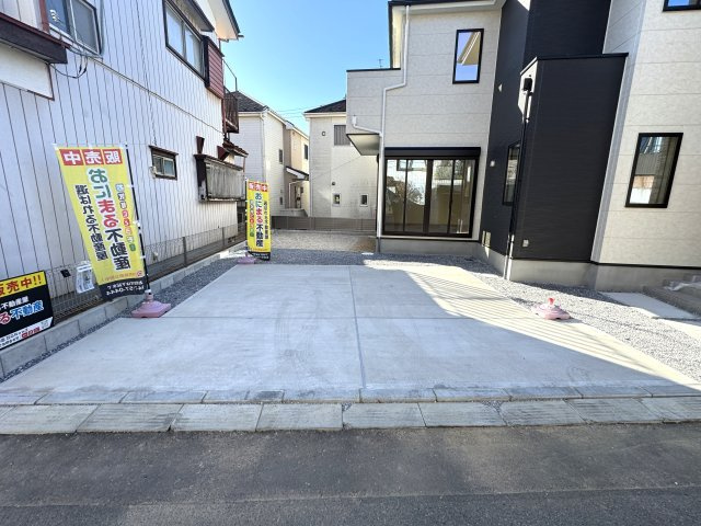 柏市宿連寺新築戸建【富勢西小学校：8分】の駐車場|駐車スペース・並列2台駐車可