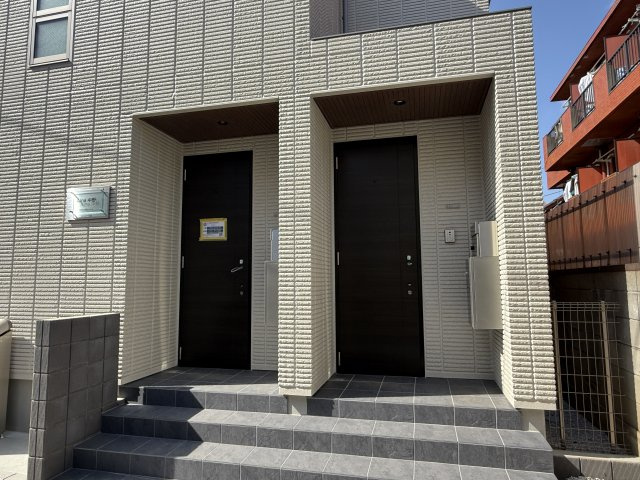 Ａｉｎａ中野のエントランス